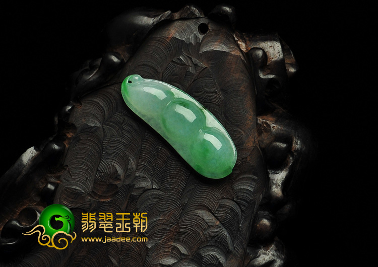 糯冰种飘花缅甸翡翠A货四季豆挂件