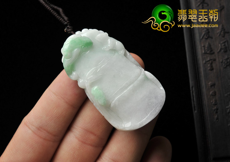 细糯种白底青缅甸翡翠A货节节高挂件