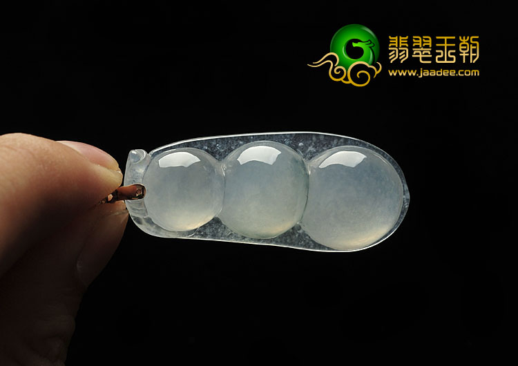 冰种缅甸翡翠A货四季豆挂件