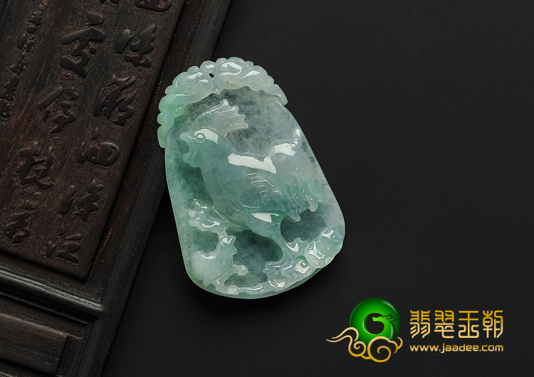 糯冰种晴水缅甸翡翠A货鸡牌挂件