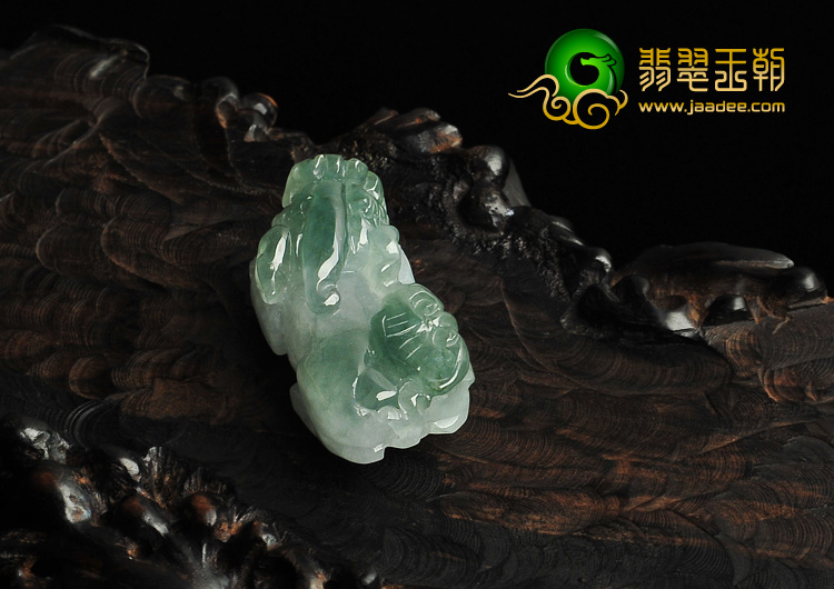 糯冰种晴水缅甸翡翠A货貔貅挂件