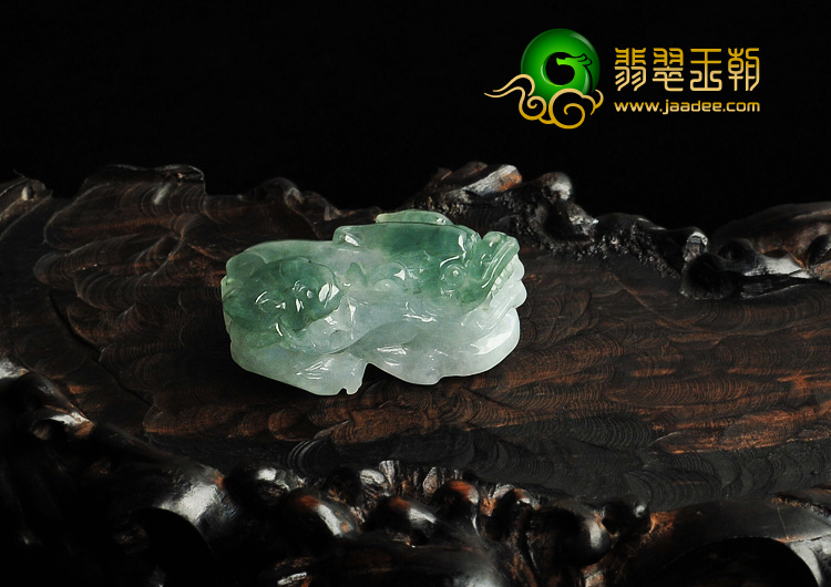 糯冰种晴水缅甸翡翠A货貔貅挂件