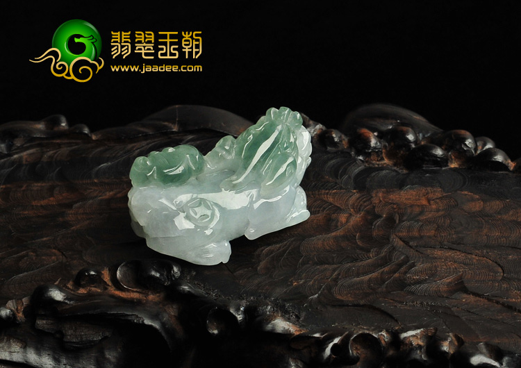 糯冰种晴水缅甸翡翠A货貔貅挂件