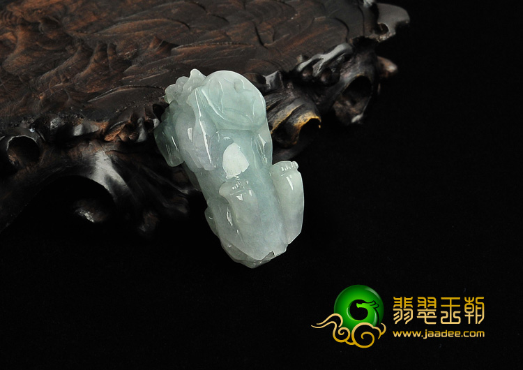 糯冰种晴水缅甸翡翠A货貔貅挂件