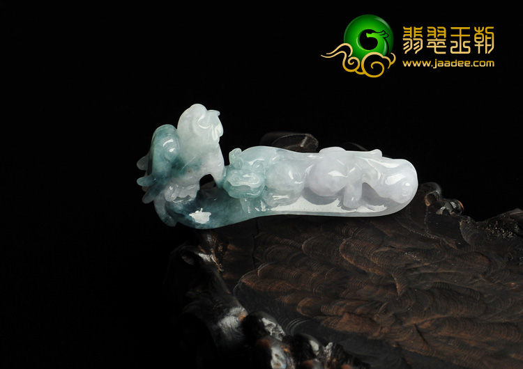 糯冰种晴水缅甸翡翠A货龙钩挂件