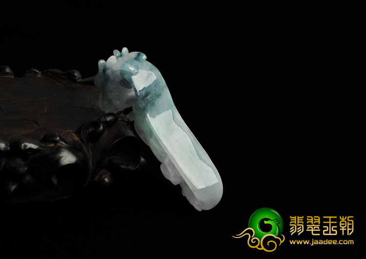 糯冰种晴水缅甸翡翠A货龙钩挂件