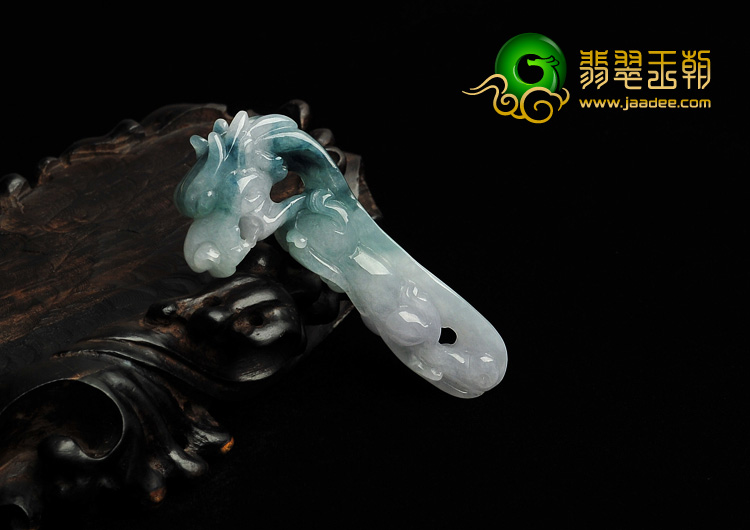 糯冰种晴水缅甸翡翠A货龙钩挂件