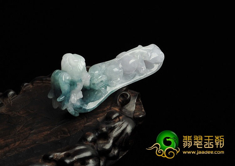 糯冰种晴水缅甸翡翠A货龙钩挂件