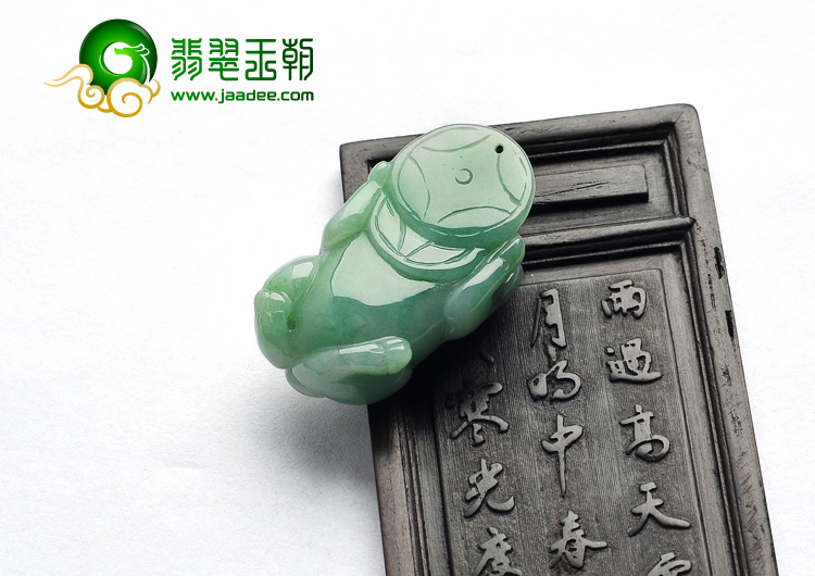 feicui糯冰种晴水缅甸翡翠A货福猪挂件