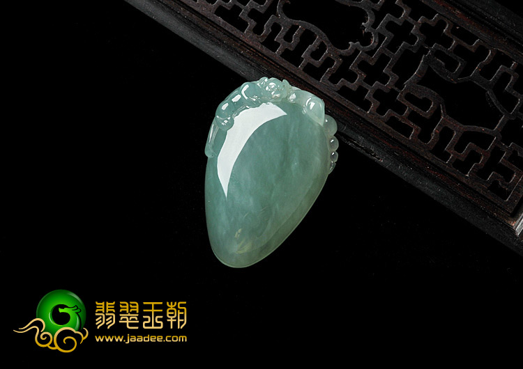 feicui糯冰种晴水缅甸翡翠A货寿桃挂件