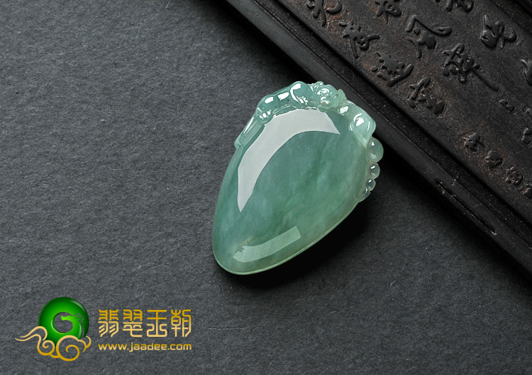 feicui糯冰种晴水缅甸翡翠A货寿桃挂件