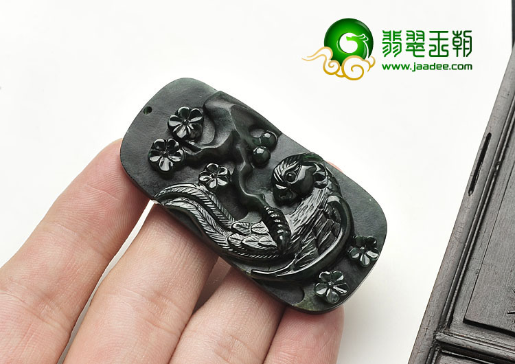 冰种墨翠缅甸翡翠A货喜上眉梢挂件