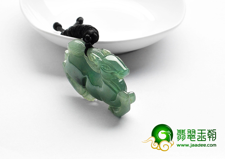 糯冰种晴水缅甸翡翠A货马到成功挂件