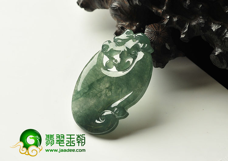 糯冰种晴水缅甸翡翠A货仿古龙挂件