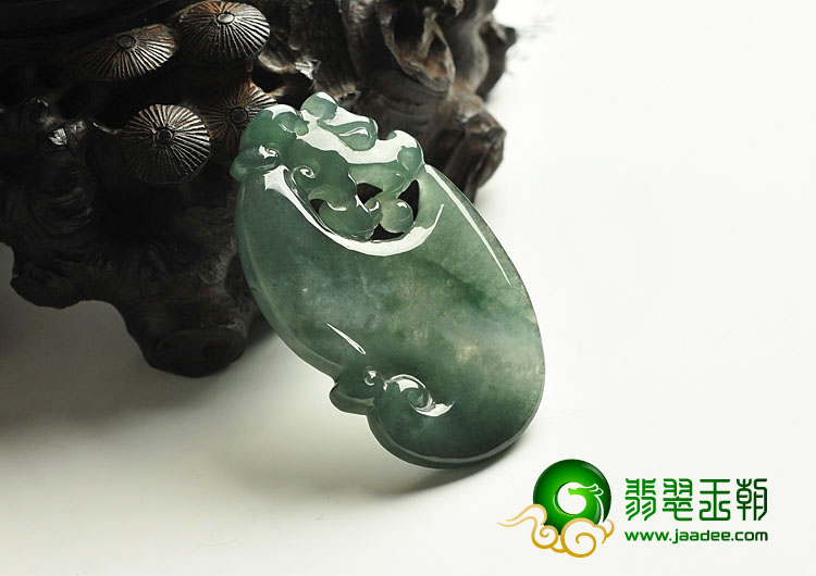 糯冰种晴水缅甸翡翠A货仿古龙挂件