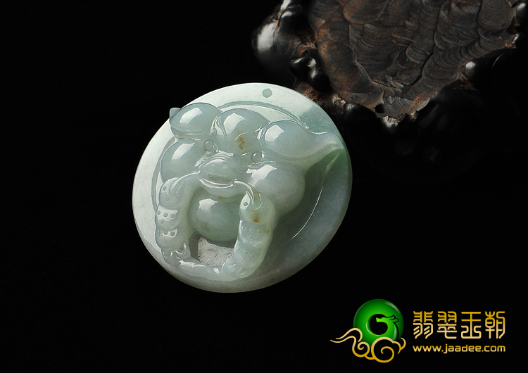 糯冰种晴水缅甸翡翠A货福猪送财挂件