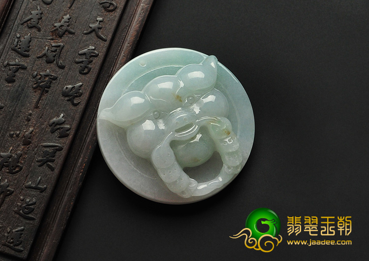 糯冰种晴水缅甸翡翠A货福猪送财挂件