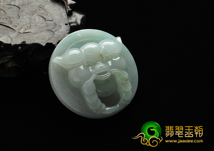 糯冰种晴水缅甸翡翠A货福猪送财挂件