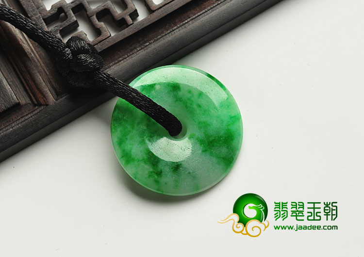 糯冰种翠色缅甸翡翠A货平安扣挂件