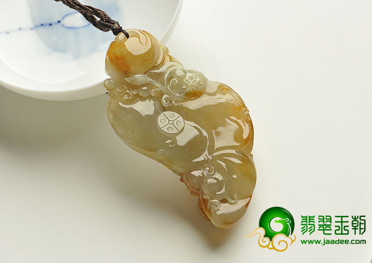 冰种黄翡缅甸翡翠A货飞龙在天挂件