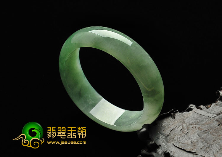 糯冰种晴水缅甸翡翠A货手镯（58.9mm）