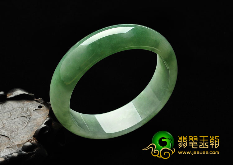糯冰种晴水缅甸翡翠A货手镯（58.9mm）