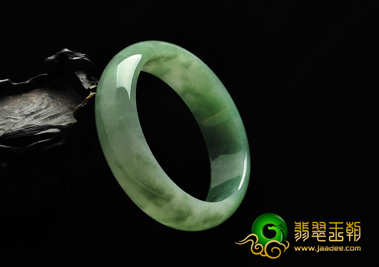 糯冰种晴水缅甸翡翠A货手镯（58.9mm）