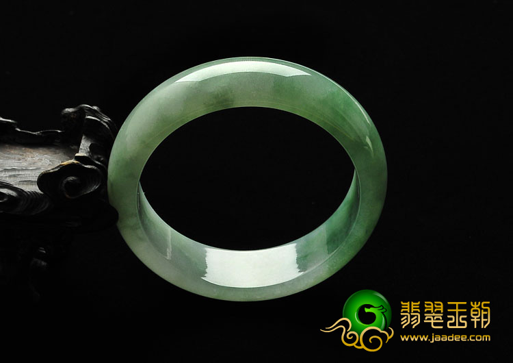 糯冰种晴水缅甸翡翠A货手镯（58.9mm）