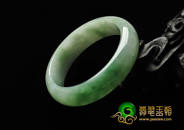 糯冰种晴水缅甸翡翠A货手镯（57mm）