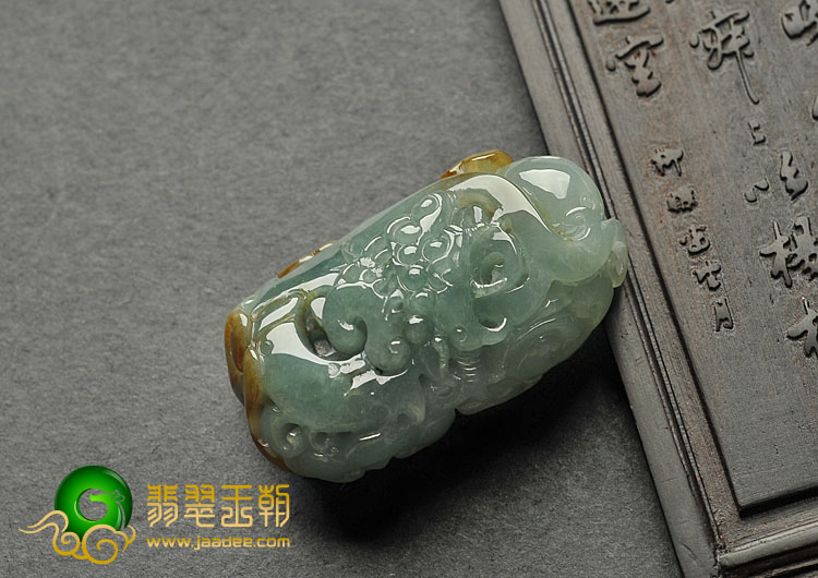 糯冰种黄翡缅甸翡翠A货龙腾虎跃挂件