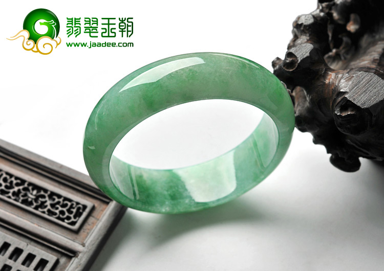 糯冰种晴水缅甸翡翠A货手镯（56mm）