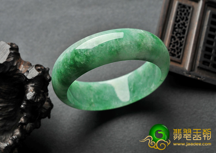 糯冰种晴水缅甸翡翠A货手镯（59.3mm）