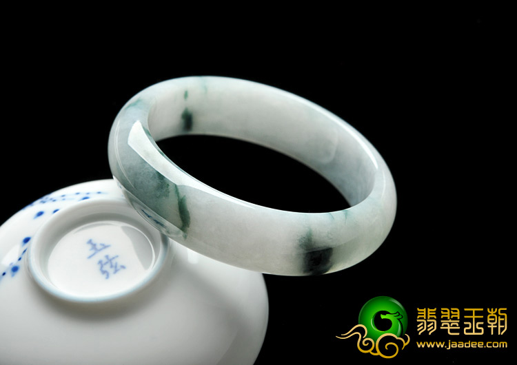 糯冰种飘花缅甸翡翠A货手镯（58.3mm）