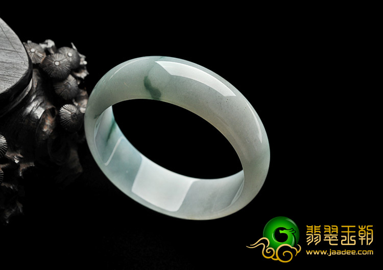 糯冰种飘花缅甸翡翠A货手镯（58.4mm）