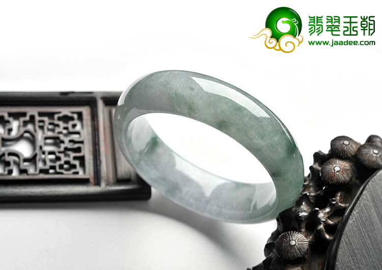 糯冰种飘花翡翠A货手镯（53.9mm）