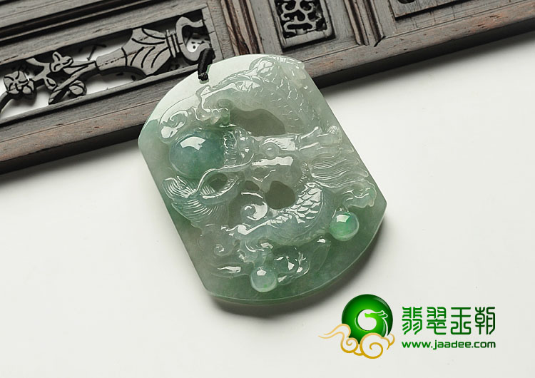 糯冰种晴水缅甸翡翠A货龙牌挂件