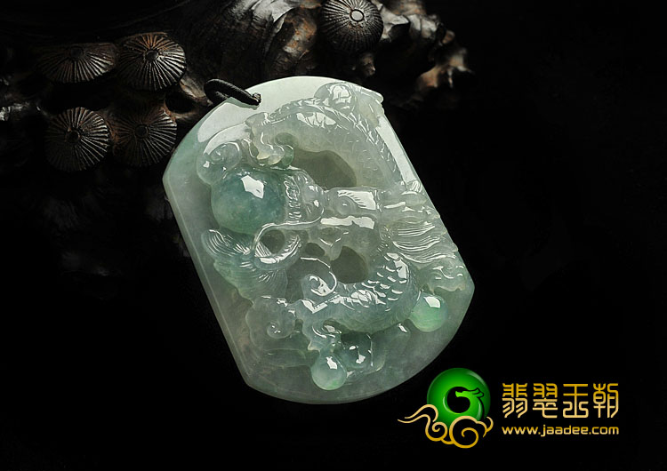 糯冰种晴水缅甸翡翠A货龙牌挂件