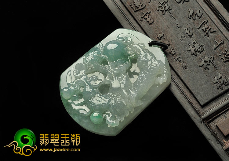 糯冰种晴水缅甸翡翠A货龙牌挂件
