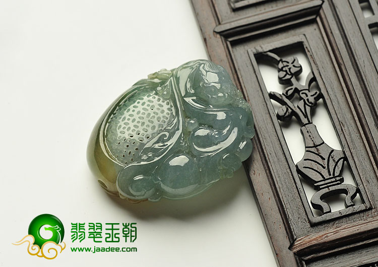 糯冰种晴水黄翡缅甸翡翠A货螭龙挂件