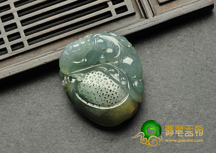 糯冰种晴水黄翡缅甸翡翠A货螭龙挂件