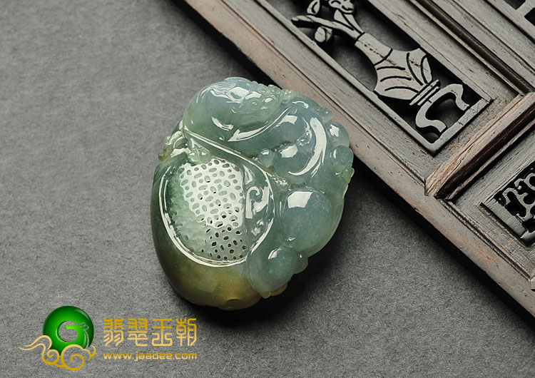 糯冰种晴水黄翡缅甸翡翠A货螭龙挂件