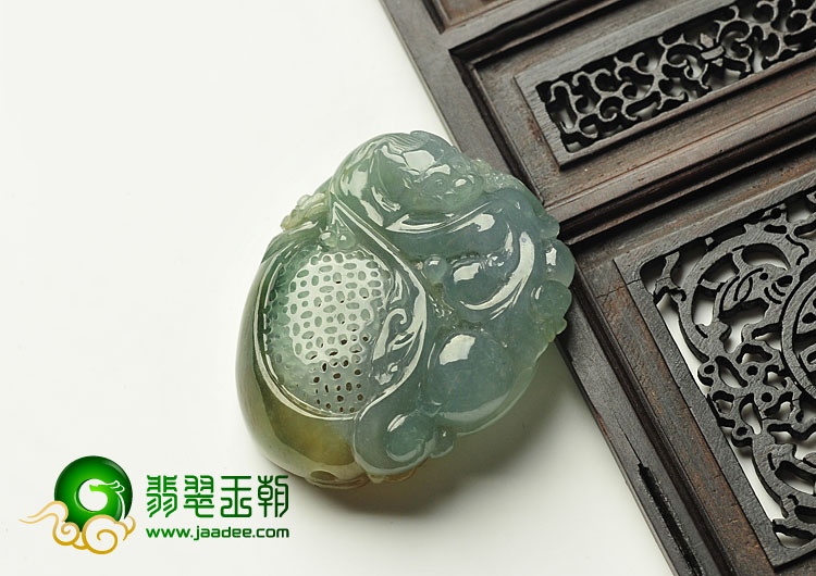 糯冰种晴水黄翡缅甸翡翠A货螭龙挂件
