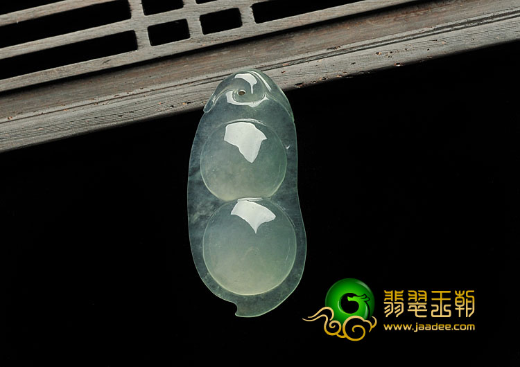 冰玻种晴水缅甸翡翠A货四季豆挂件