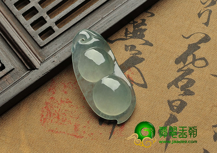 冰玻种晴水缅甸翡翠A货四季豆挂件