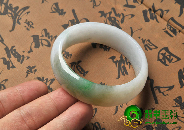 糯冰种飘花缅甸翡翠A货手镯（58.4mm）