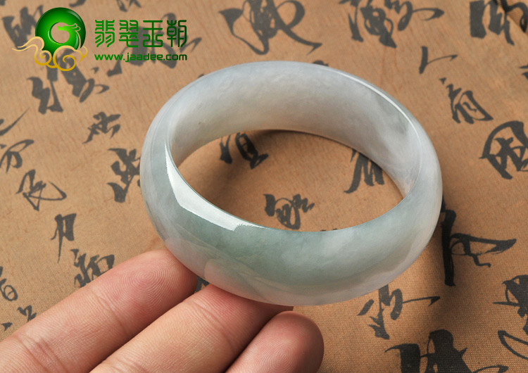 糯冰种晴水缅甸翡翠A货手镯（57.2mm）
