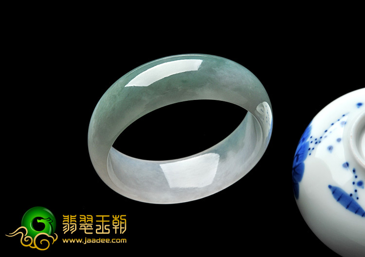糯冰种飘花缅甸翡翠A货手镯（55.5mm）