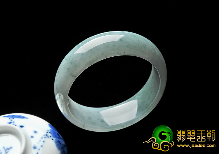 糯冰种飘花缅甸翡翠A货手镯（55.5mm）