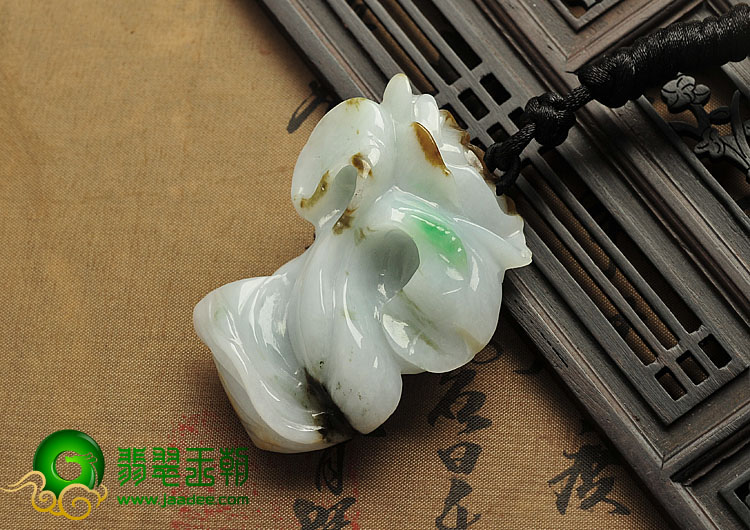 糯冰种晴水缅甸翡翠A货喜羊羊挂件