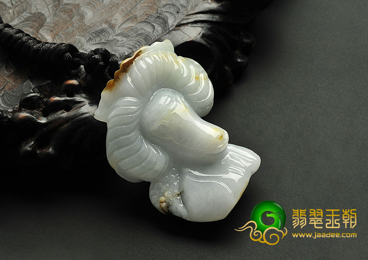 糯冰种晴水缅甸翡翠A货喜羊羊挂件